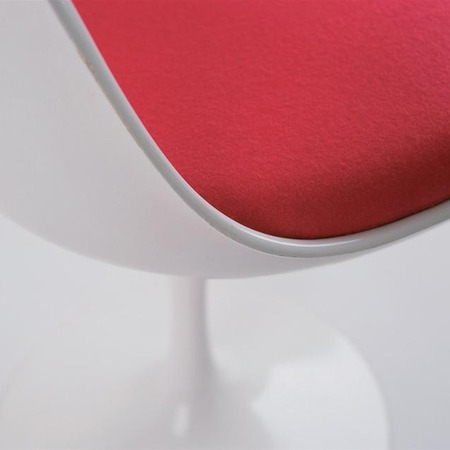  Stuhl Tulip von Eero Saarinen