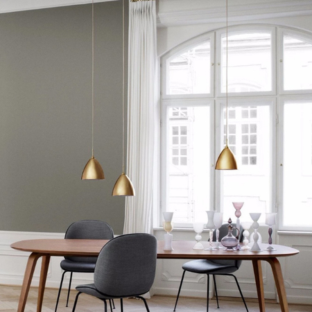 Kleine Pendelleuchte Bestlite mit Messinggestell von Gubi