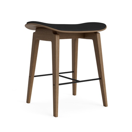 Norr11 NY11 Stool - Upholstery Anthrazit 21003 - Dunes, Eiche hell geräuchert, H: 45 cm