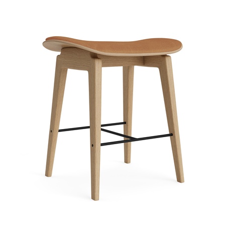 Norr11 NY11 Stool - Upholstery Kamel 21004 - Dunes, Eiche natur, H: 45 cm