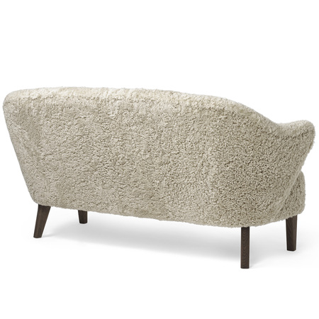 by Lassen Ingeborg Sofa Moonlight - Schaffell, Eiche geräuchert