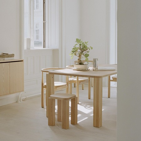 New Works Atlas Stool Eiche geräuchert, H: 44 cm