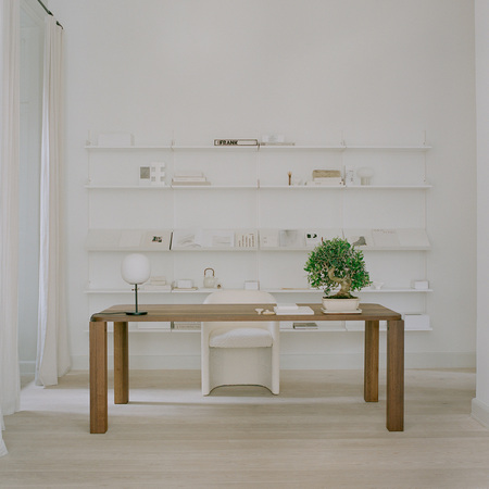 New Works Atlas Dining Table Eiche geräuchert, B: 250 cm / T: 95 cm