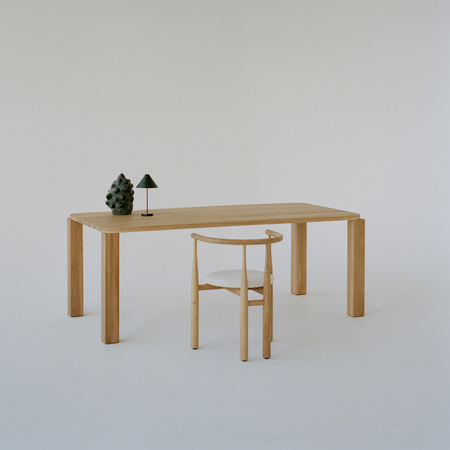 New Works Atlas Dining Table Eiche geräuchert, B: 250 cm / T: 95 cm