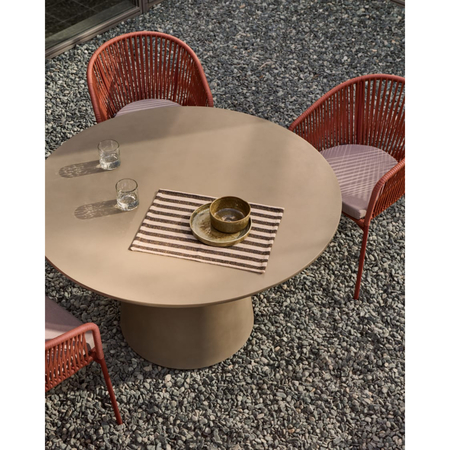 Itai Gartentisch Rund Zement Ø 120 cm Lifestyle 1
