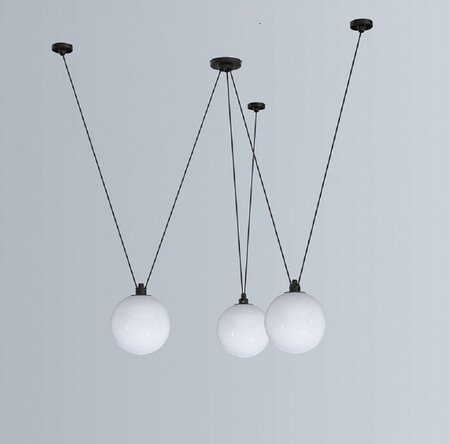 DCW Les Acrobates De Gras N°325 - Glass Ball