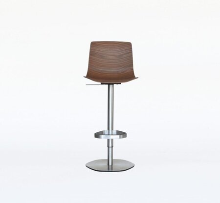 Case Loku Piston Stool