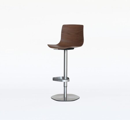 Case Loku Piston Stool