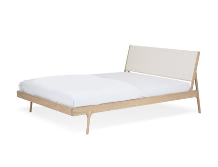 Gazzda Fawn Bed - Oiled oak - White 1015 - Regular Frame