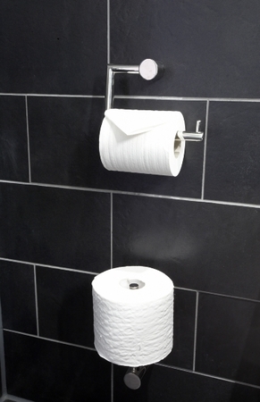Frost TOILETTENPAPIERHALTER 1