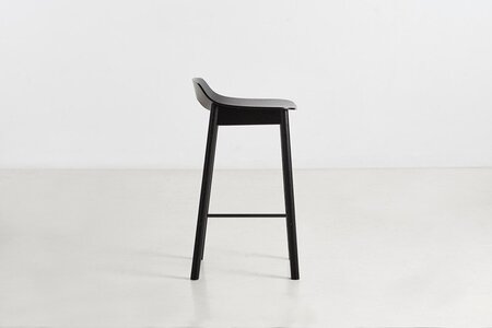 Woud Mono counter chair - black