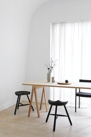 Form & Refine Austere Esstisch