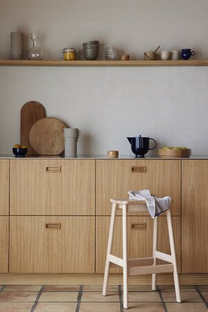 Form & Refine Angle Standard Barhocker 65cm