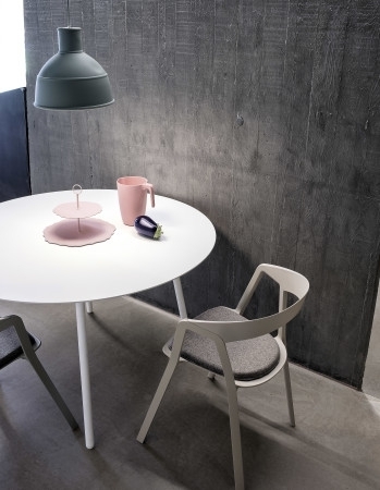 Kristalia BCN Tisch