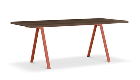 Kristalia Neat - Holz Tisch - Nussbaum - Korallrot