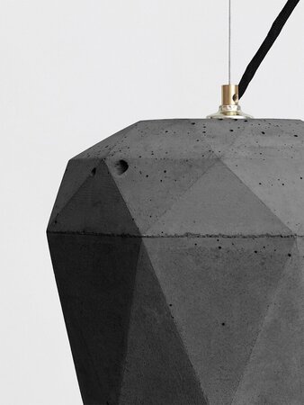 Gantlights T4 - große Hängeleuchte trianguliert - Dunkler Beton - Schwarz