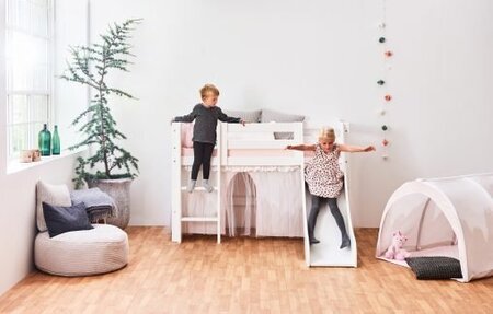 Hoppekids PREMIUM Halbhoghes Bettten mit Rutsche und Leiter