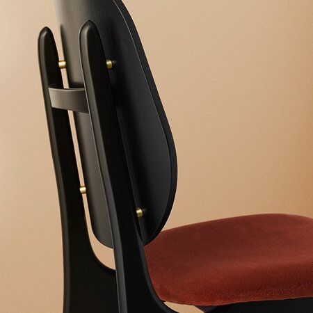 Warm Nordic Noble Chair with Black Lacquer Beech - Brick red velvet