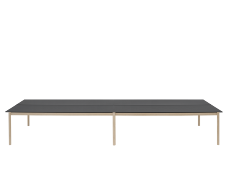 Muuto Linear System Configuration 2 - Balck Nanolaminate/Black ABS/Oak
