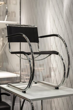 Thonet S 533 LF | Freischwinger mit Armlehnen