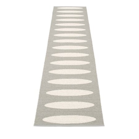 Pappelina Ella - Warm Grey · Vanilla - 70 x 375 cm