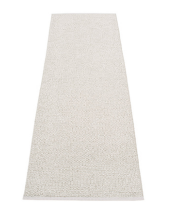 Pappelina Svea-Stone Metallic · Fossil Grey-70 x 320 cm