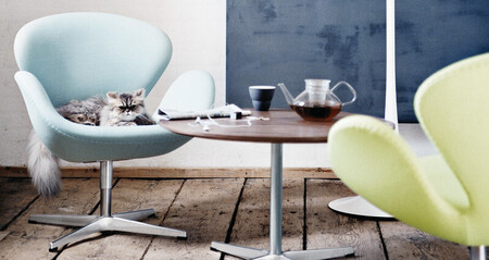 Fritz Hansen A222 Tischserie Säulenfuss
