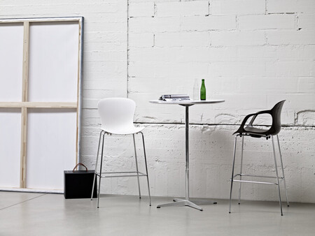 Fritz Hansen A222 Tischserie Säulenfuss