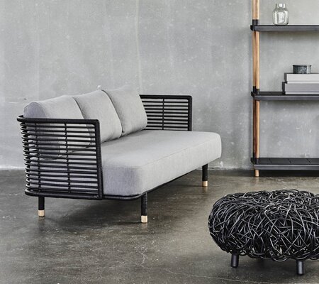 Cane-Line Loop Hocker