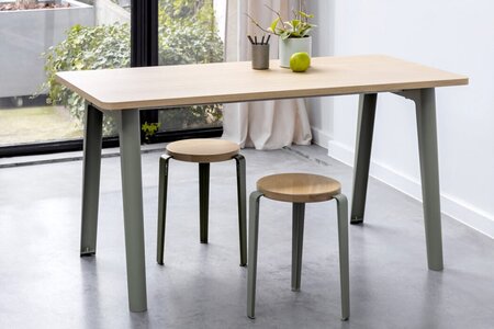 Tiptoe NEW MODERN desk – eco–certified wood