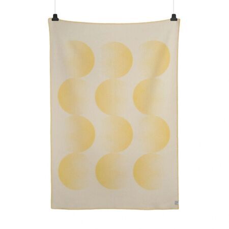 Røros Tweed Lammwolldecke Moon 135 x 200 cm von Røros Tweed Yellow Ray