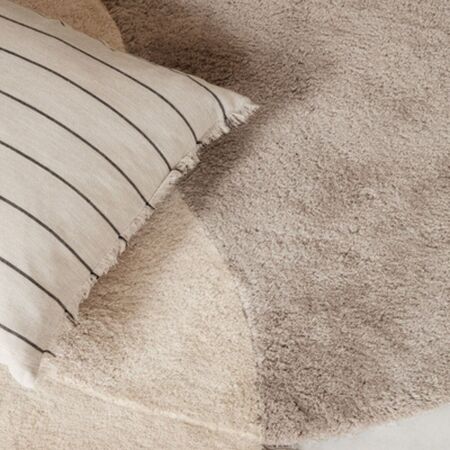 Ferm Living Calm Cushion Large B: 80 cm / H: 80 cm, Camel / Schwarz