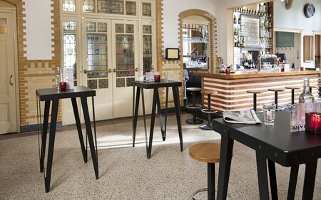 Functionals Lloyd High Table
