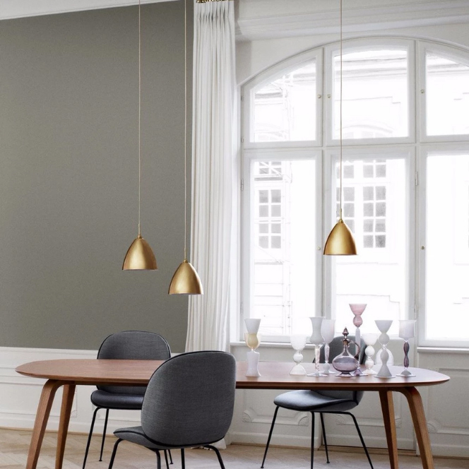 Kleine Pendelleuchte Bestlite mit Messinggestell von Gubi