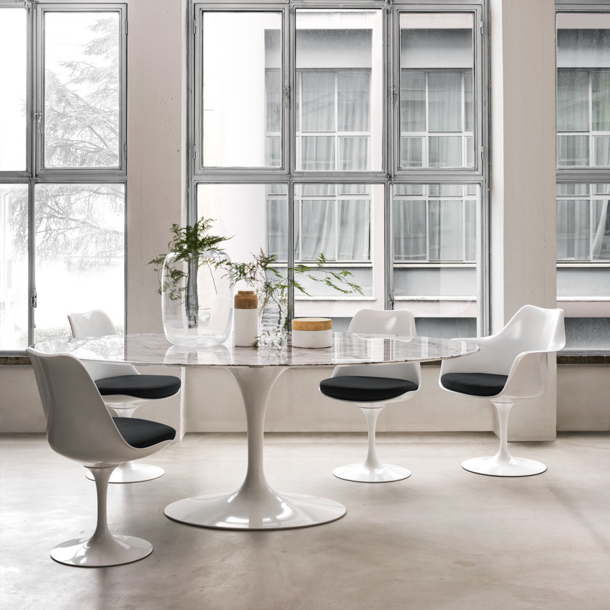 Tisch Tulip Oval Knoll International