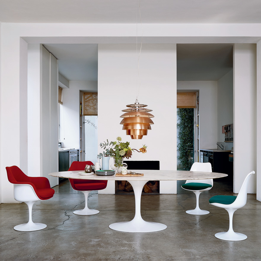 Tisch Tulip Oval Knoll International