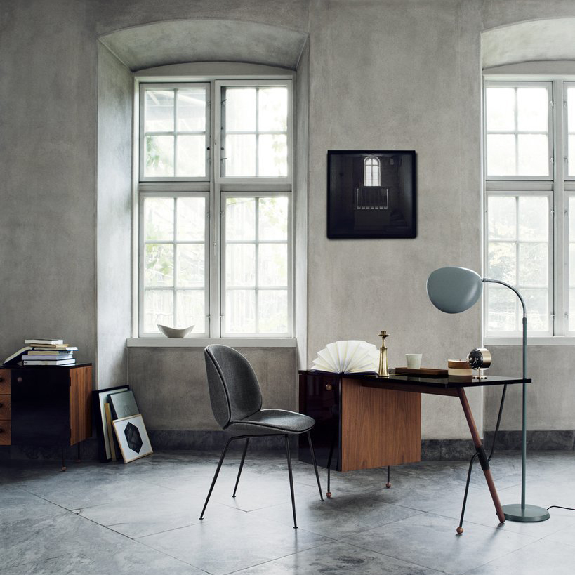 Schreibtisch 62 Desk Gubi