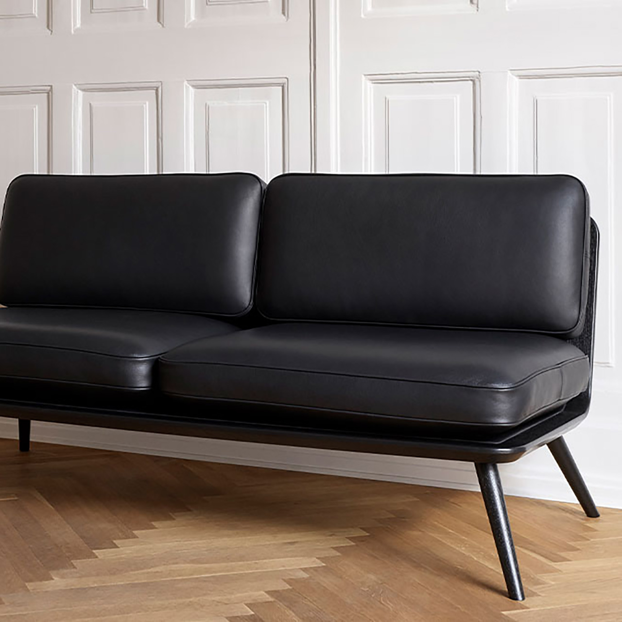Spine Lounge