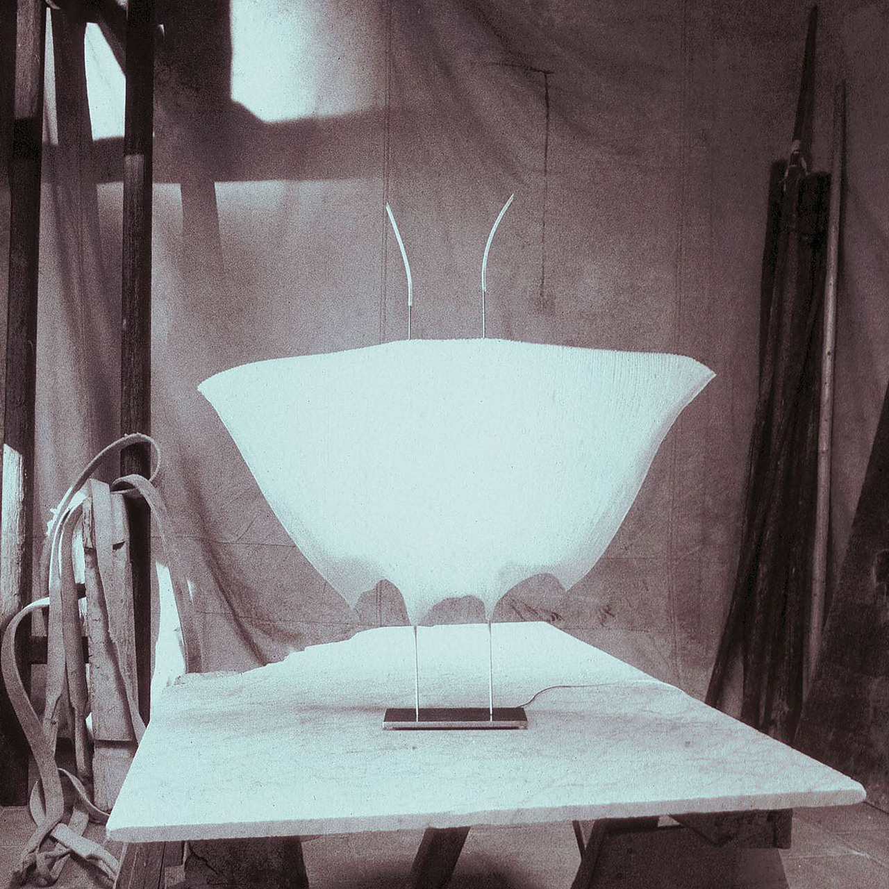 Ingo Maurer Tischleuchte 'Samurai'  100 - 240 V