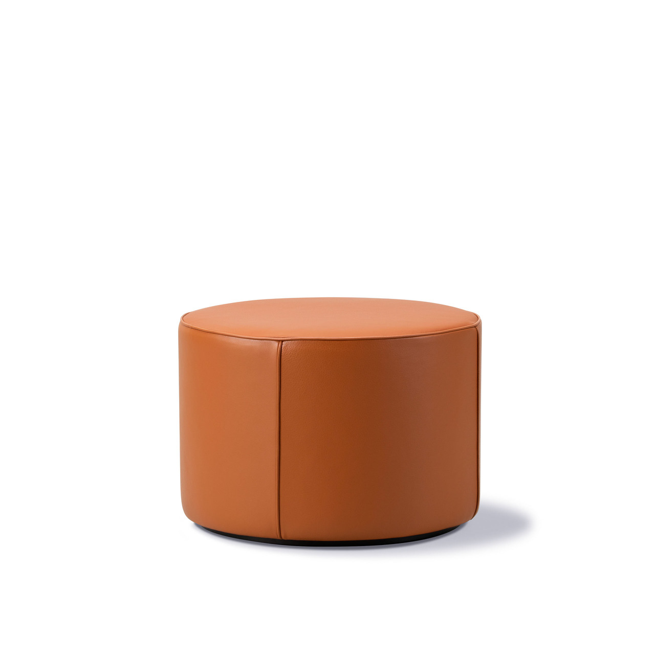 Fredericia Pouf 'MONO' Ø 55 cm / H: 38 cm, Cognac (307) / Omni