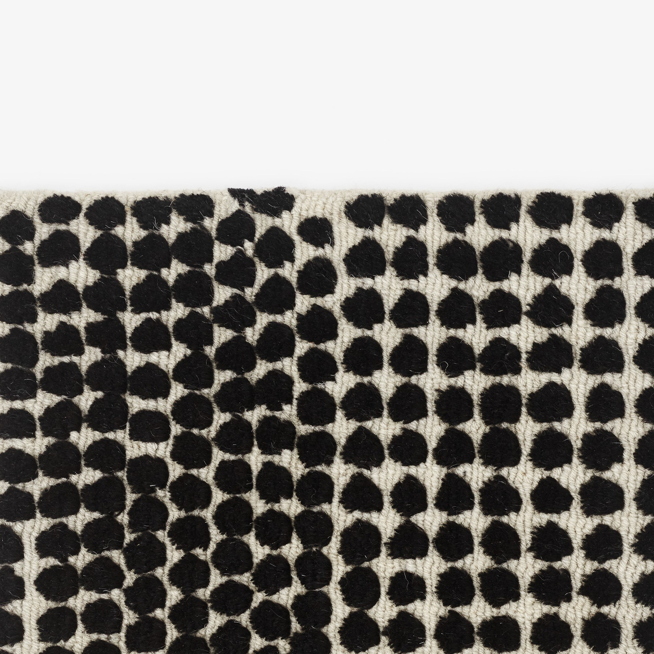 Kvadrat Teppich 'Semis' 130 x 170 cm, Schwarz gepunktet  - perlweiss