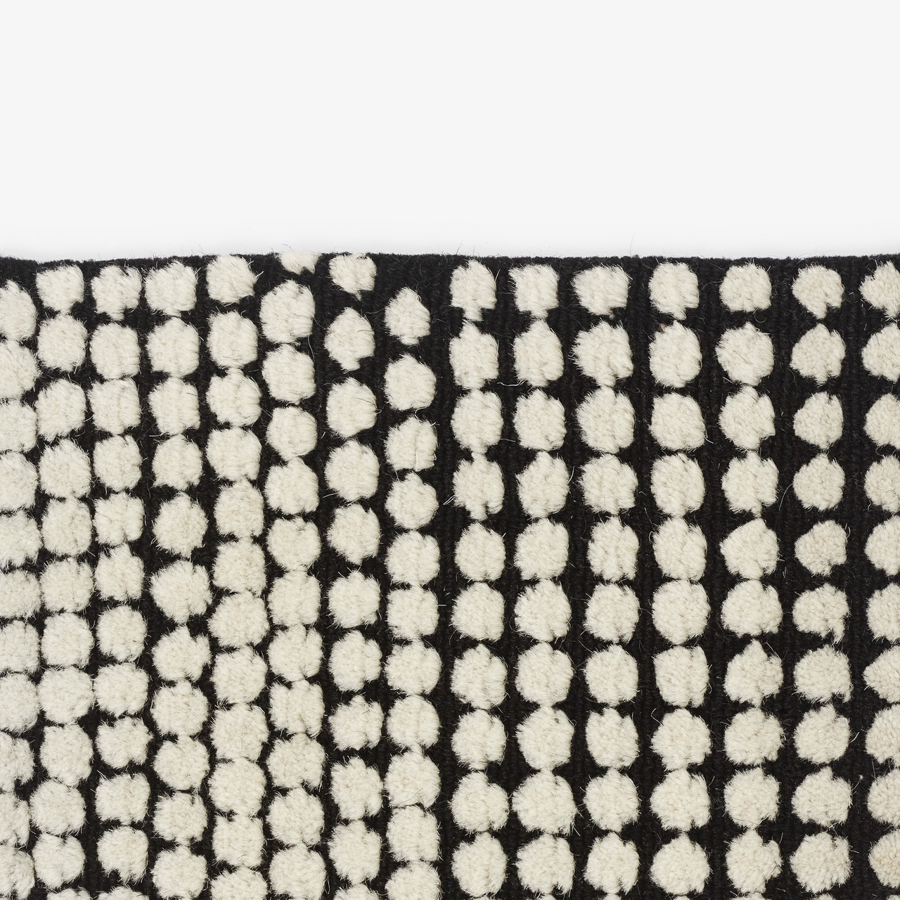 Kvadrat Teppich 'Semis' 130 x 170 cm, Perlweiss gepunktet - schwarz