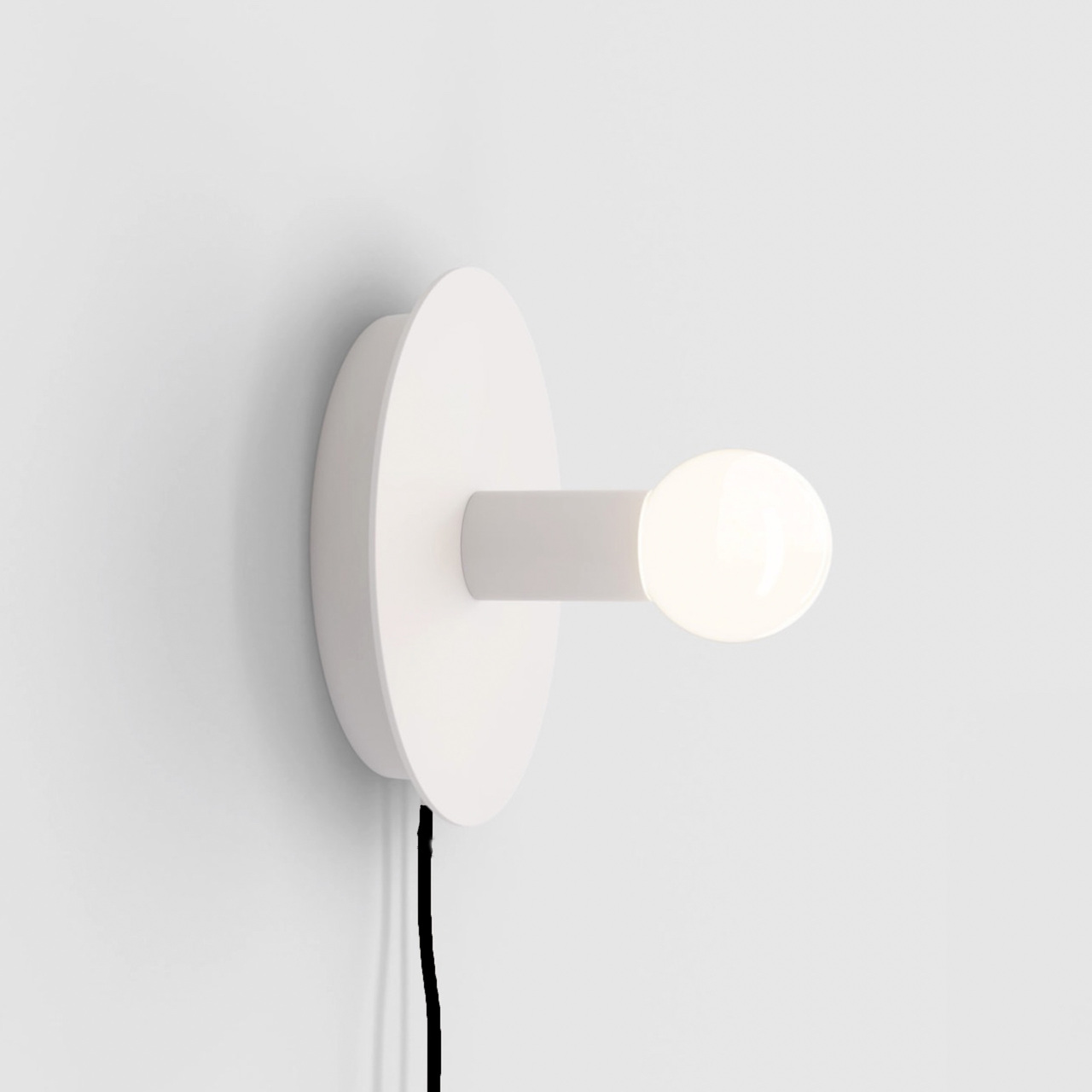 Lambert & Fils Wandleuchte 'Dot' Weiss, Anschluss via Steckdose, Schwarz