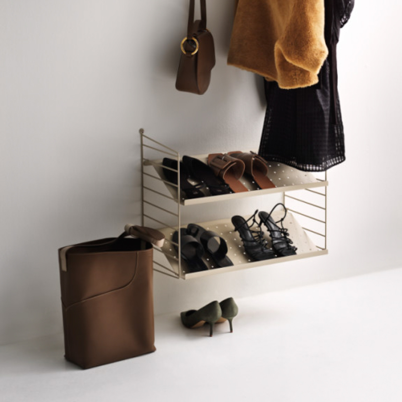  Schuhregal 'String' in zwei Breiten String Furniture