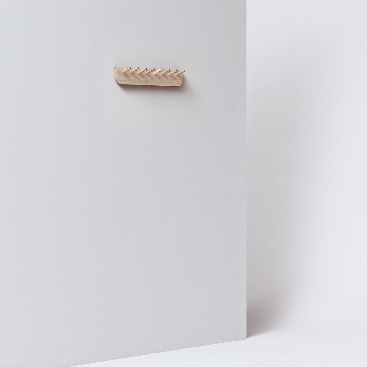 Form & Refine Wandgarderobe 'Echo' Eiche weiss geölt , B: 40 cm