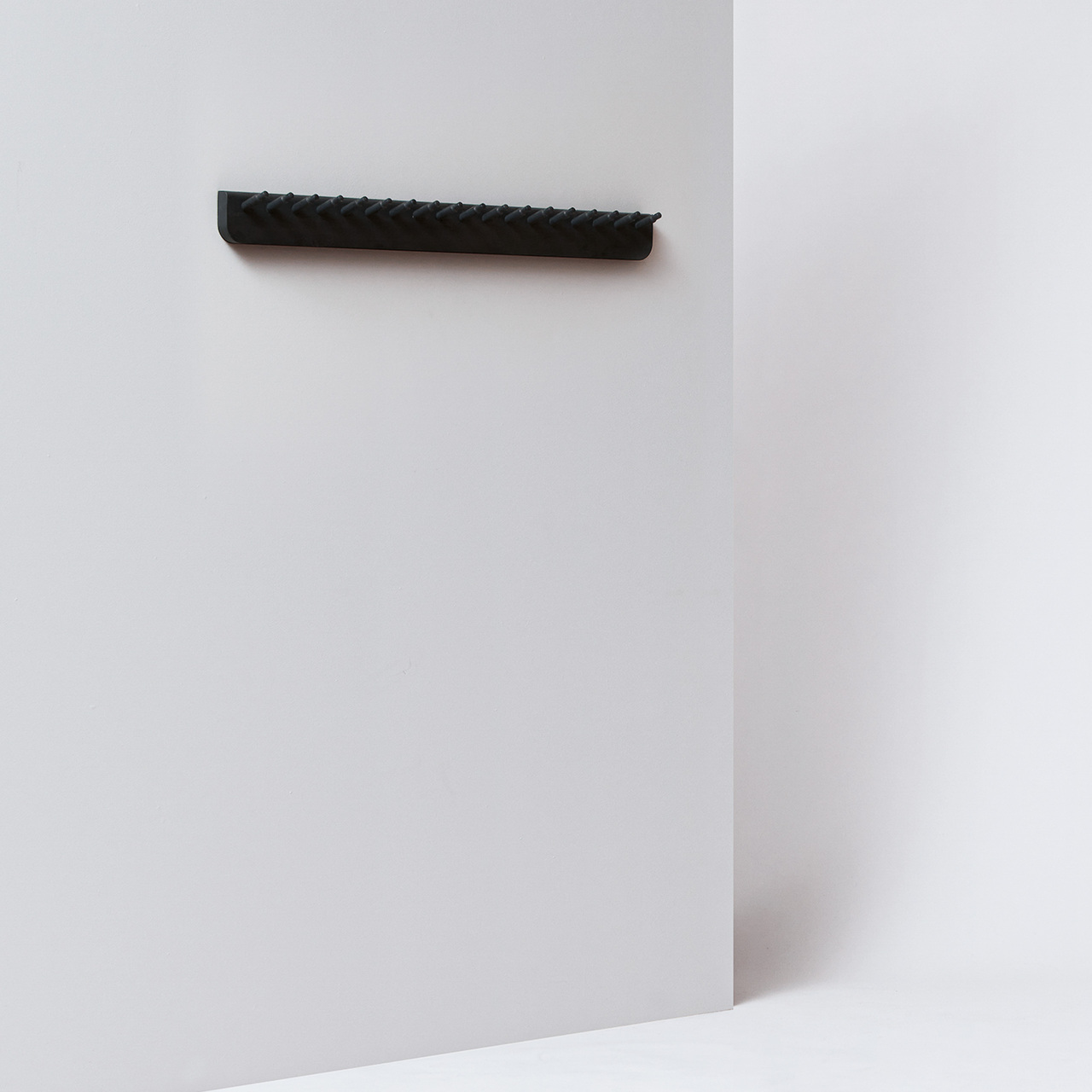 Form & Refine Wandgarderobe 'Echo' Eiche schwarz gebeizt, B: 88 cm
