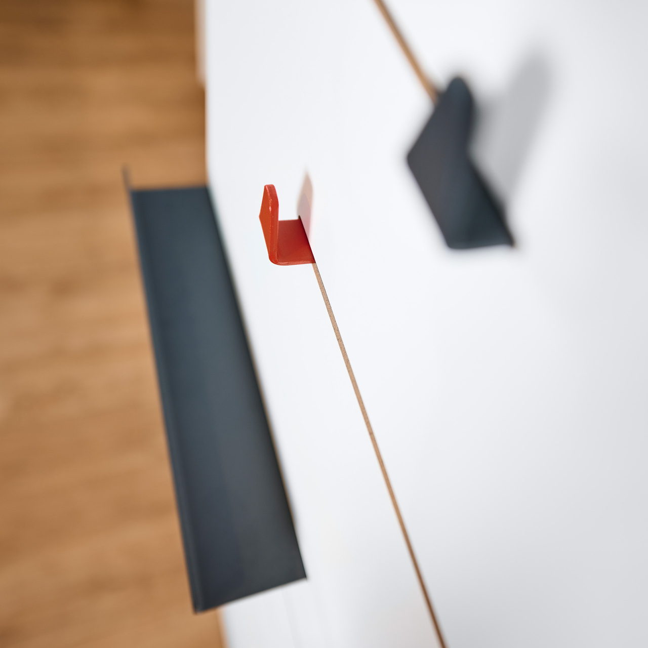 Garderobe 'Angeber' Tojo