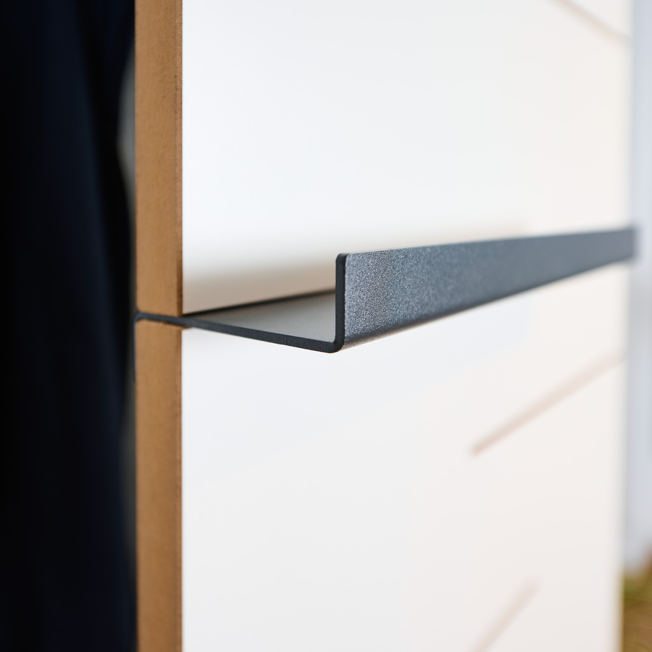 Garderobe 'Angeber' Tojo