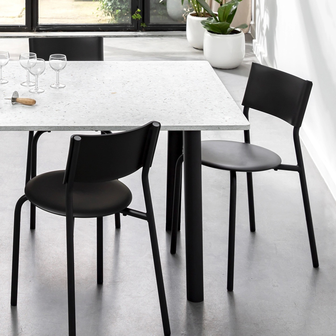 TIPTOE New modern table - recycled plastic B: 160 cm, Graphit schwarz
