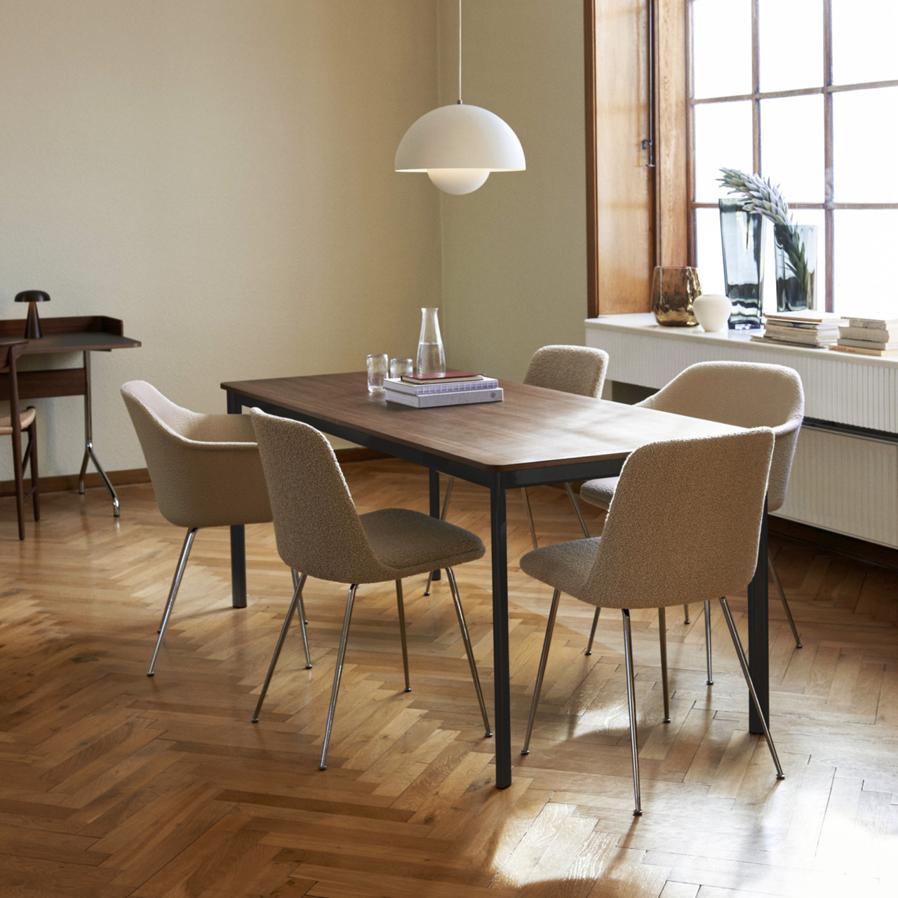 &Tradition Tisch 'Drip' B: 140 cm / T: 80 cm, Schwarzes Fenix Nano-Laminat, Schwarz